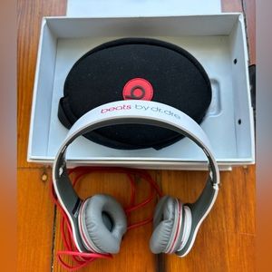 BEATS by Dre Solo HD on-ear vintage 2010 wired headphones in the original box.
